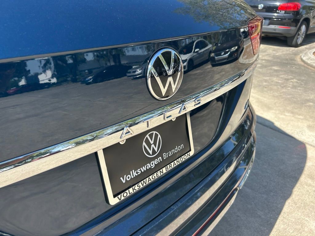 Used 2021 Volkswagen Atlas Cross Sport SE w/ V6 Towing Package FWD image 33