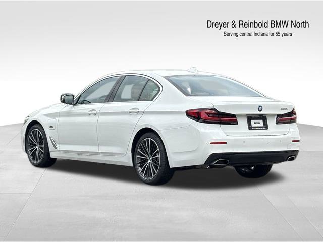 Used 2023 BMW 530e w/ Premium Package RWD image 4