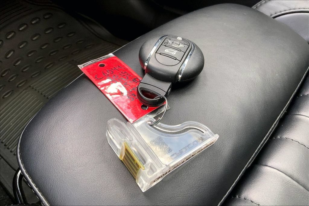 Used 2019 MINI Cooper S w/ Signature Upholstery Package FWD image 12