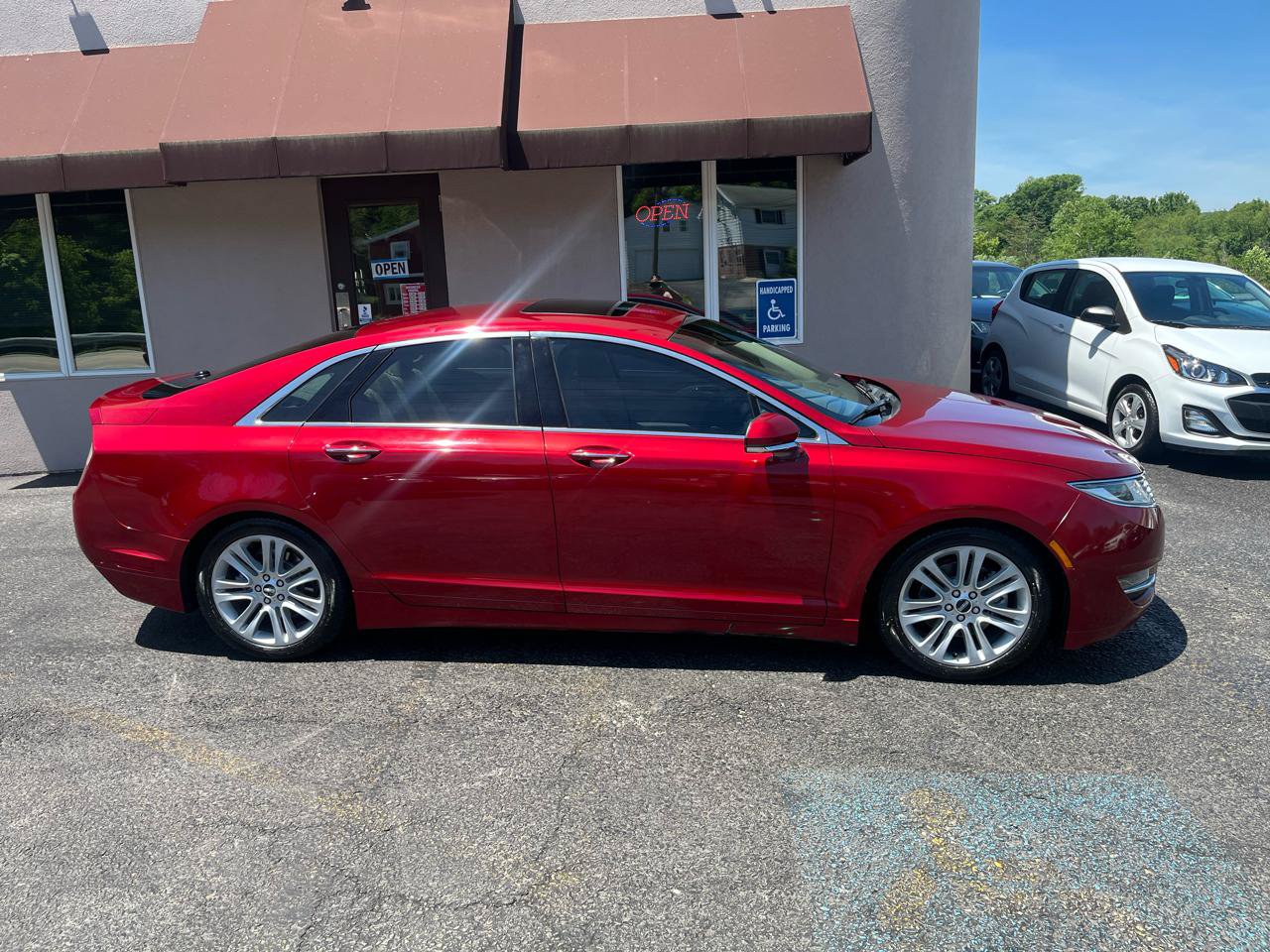 Used 2014 Lincoln MKZ AWD w/ Equipment Group 102A Reserve image 4