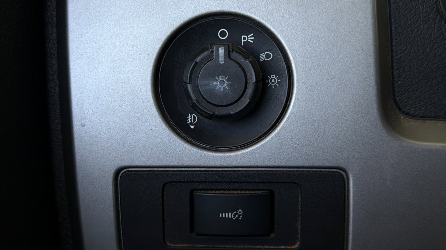 Used 2014 Ford F150 King Ranch w/ King Ranch Luxury Package AWD/4WD image 44