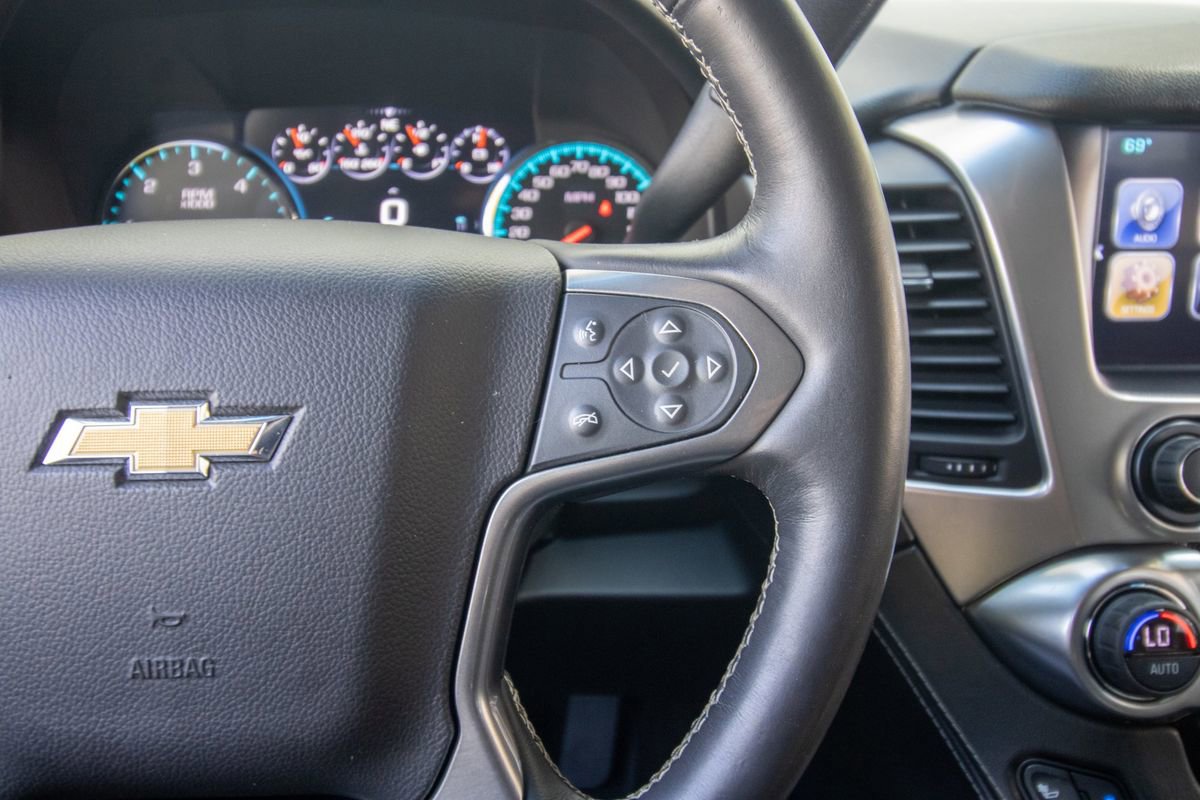 Used 2017 Chevrolet Suburban Premier AWD/4WD image 40