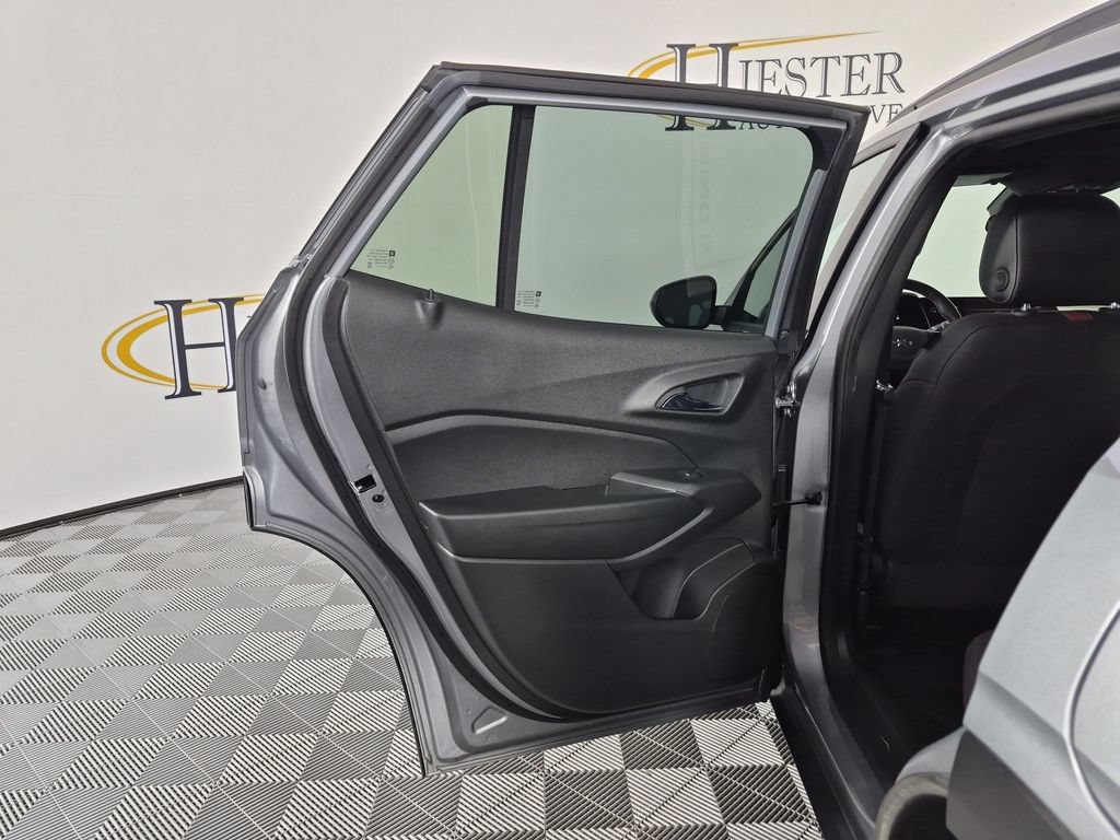Certified 2024 Chevrolet Trax RS w/ Sunroof Package FWD image 32