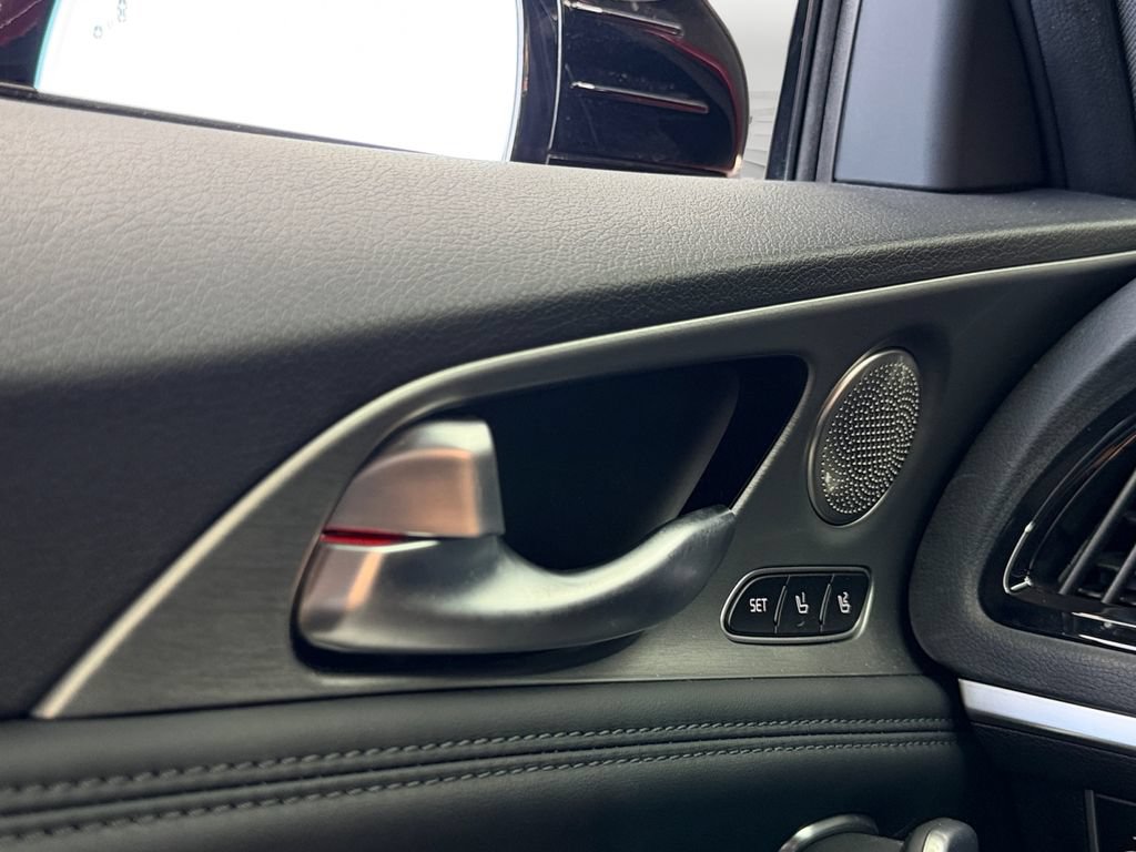 Used 2018 Kia Stinger GT2 AWD/4WD image 19