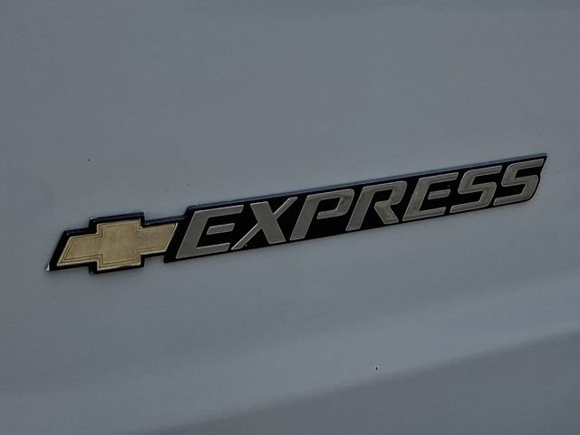 Used 2025 Chevrolet Express 2500 w/ Driver Convenience Package RWD image 33