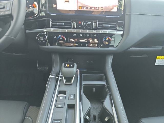 New 2026 Nissan Pathfinder SL image 3