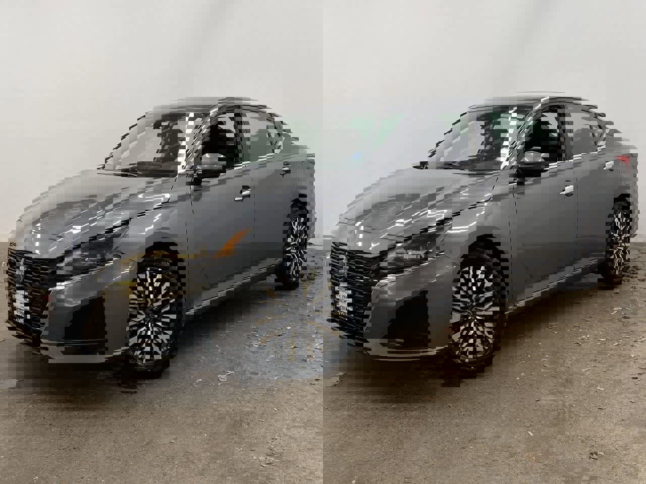 Used 2023 Nissan Altima 2.5 SV image 1