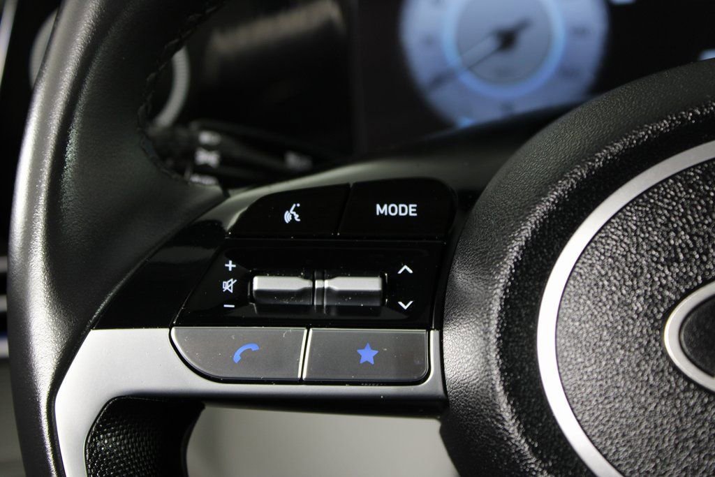 Certified 2025 Hyundai Elantra Limited image 25