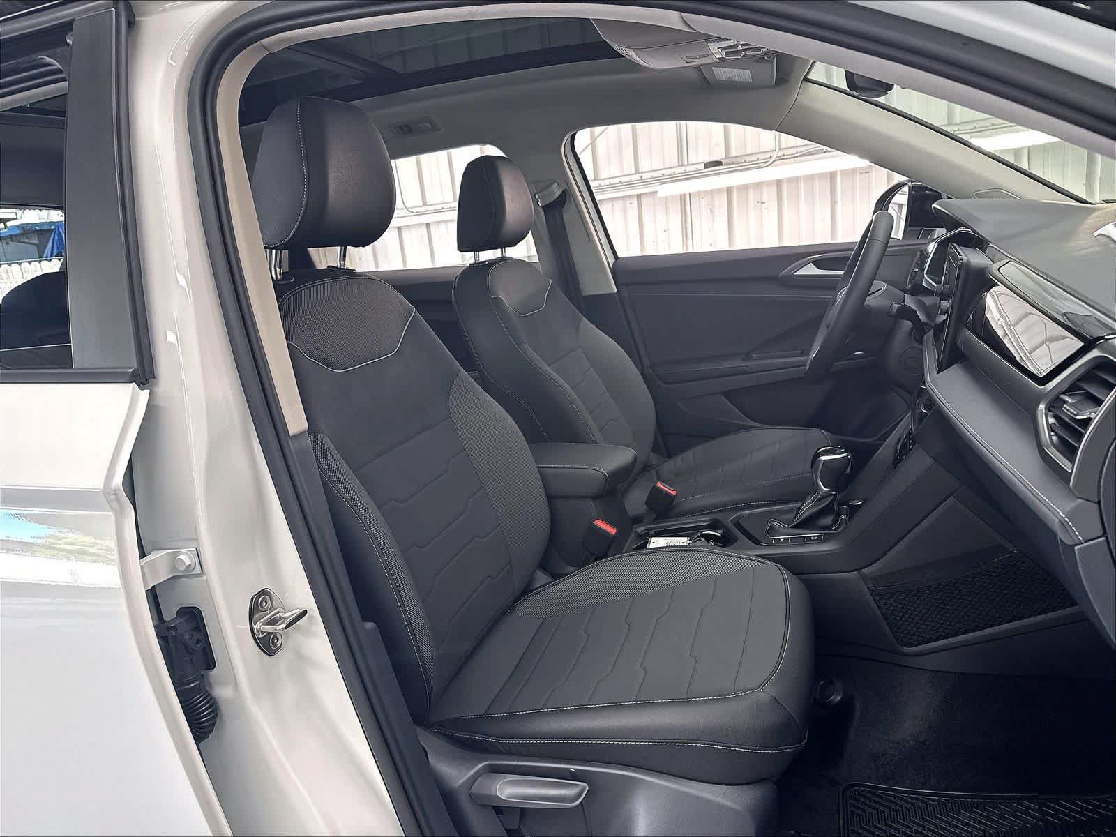 New 2027 Volkswagen Taos SE FWD image 11