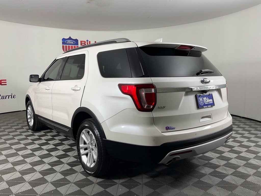 Used 2017 Ford Explorer XLT FWD image 5