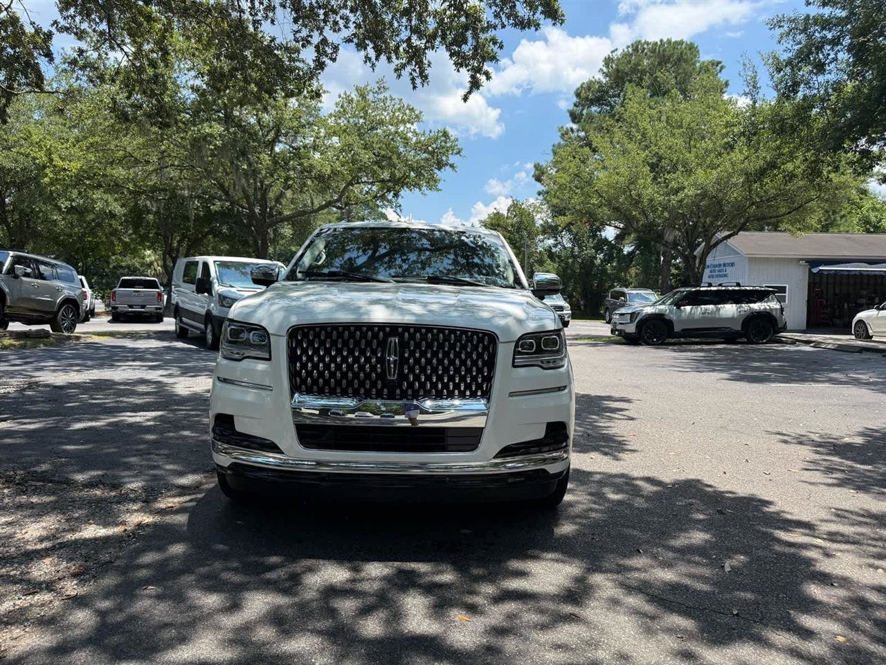 Used 2023 Lincoln Navigator L Black Label AWD/4WD image 2