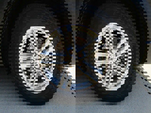 Used 2020 Ford Explorer XLT w/ Equipment Group 202A image 9