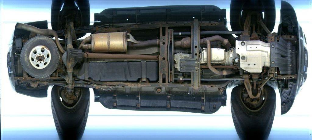 Used 2013 Chevrolet Suburban 2500 LS w/ Skid Plate Package AWD/4WD image 18