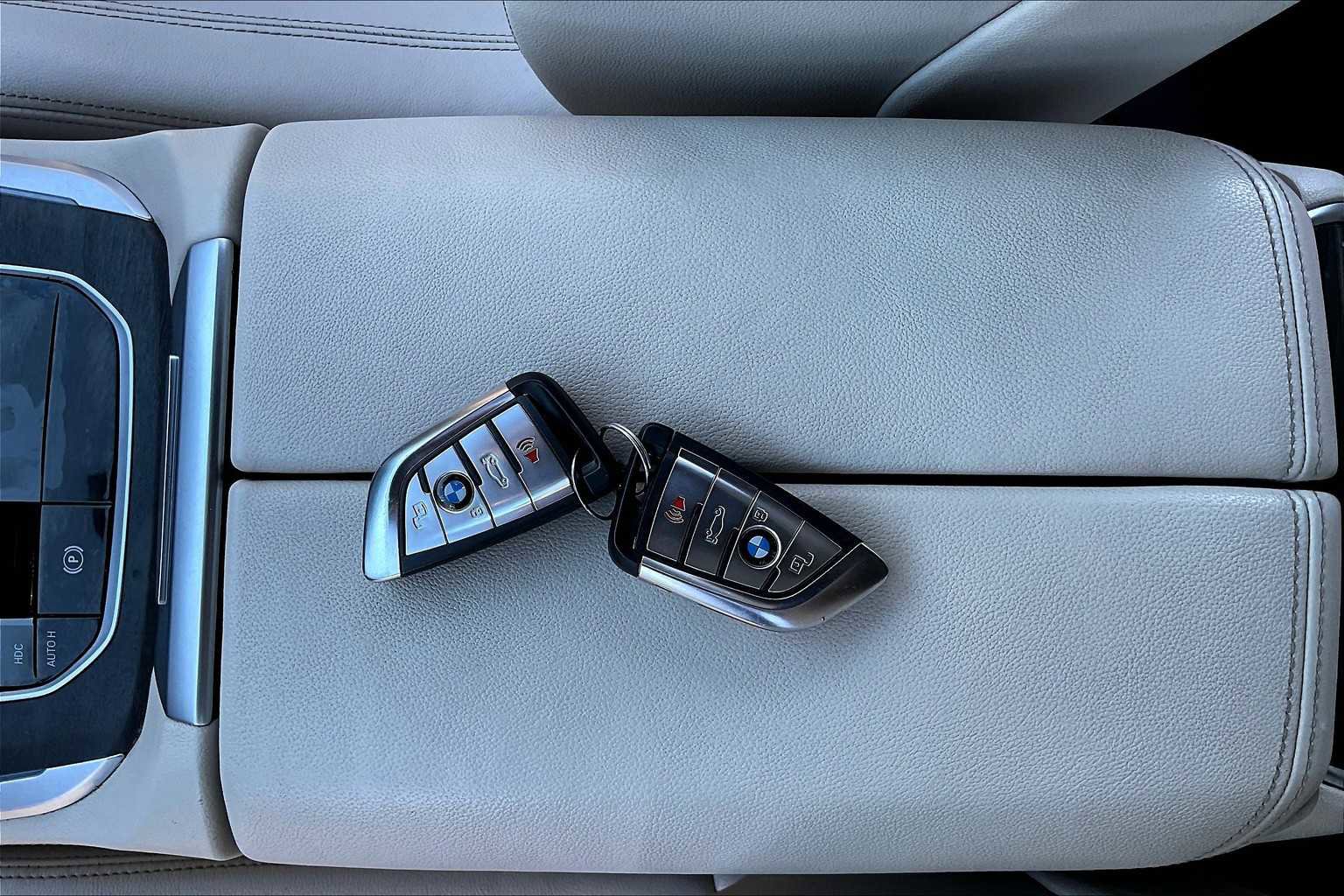 Used 2022 BMW X5 xDrive40i w/ M Sport Package image 14