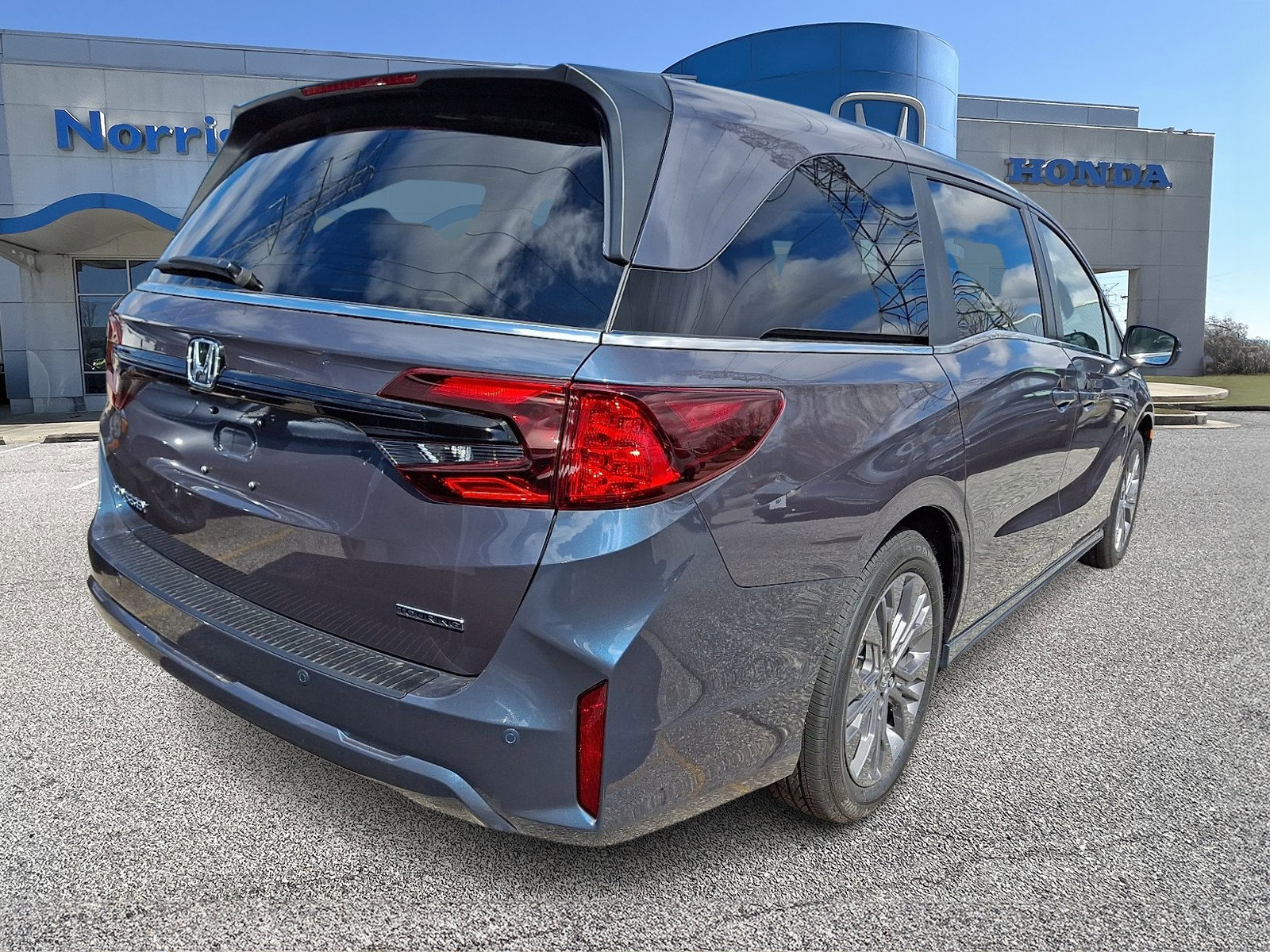 New 2026 Honda Odyssey Touring image 4