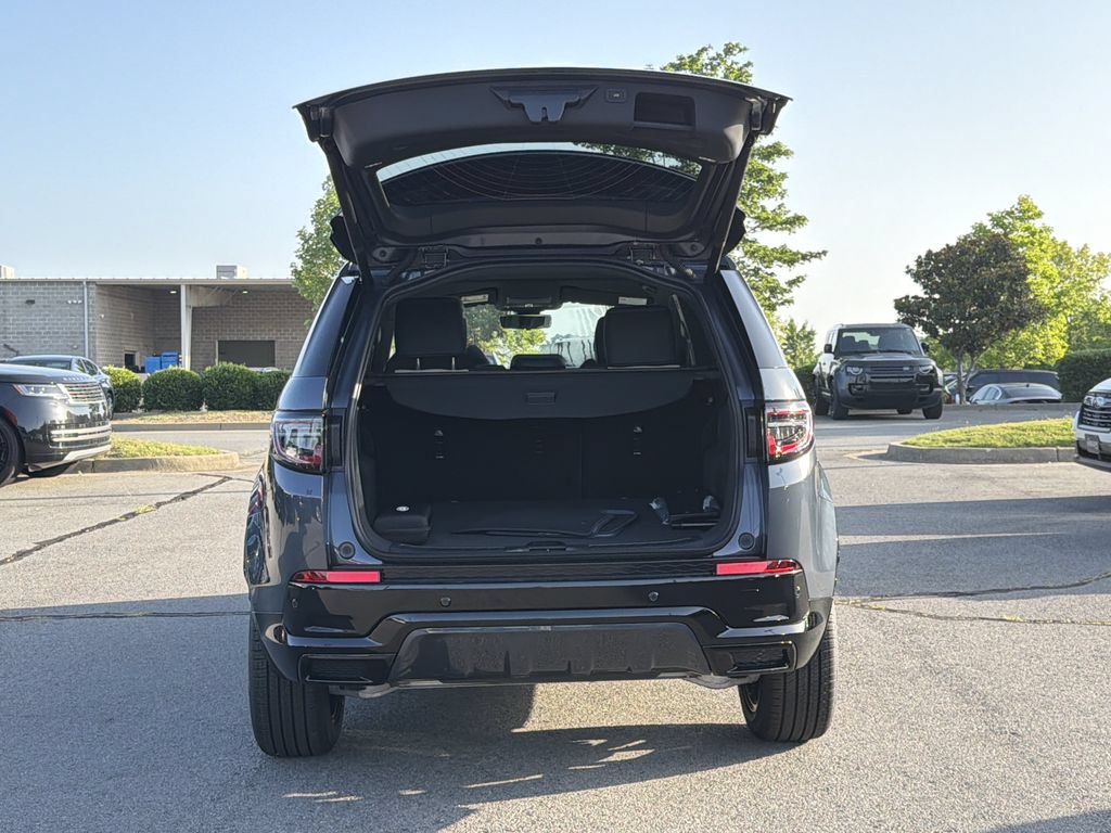 New 2026 Land Rover Discovery Sport Landmark AWD/4WD image 12