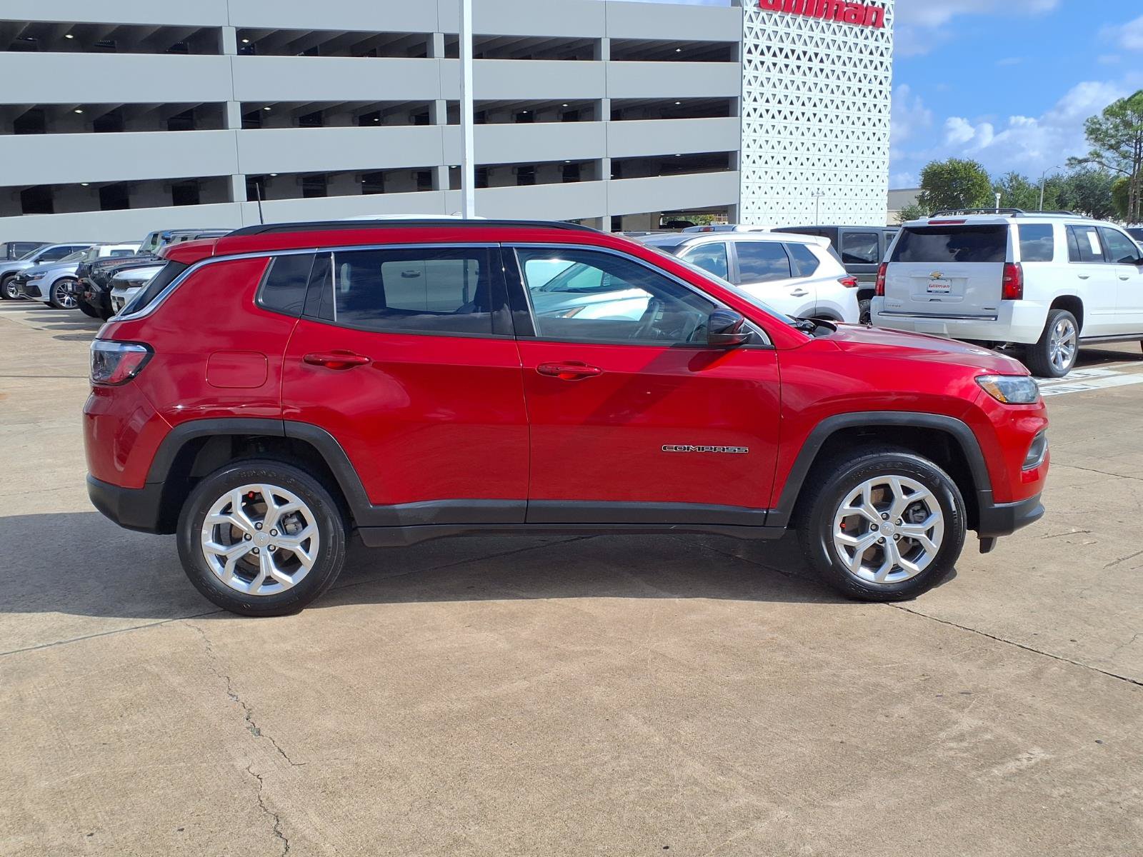 Used 2024 Jeep Compass Latitude AWD/4WD image 9