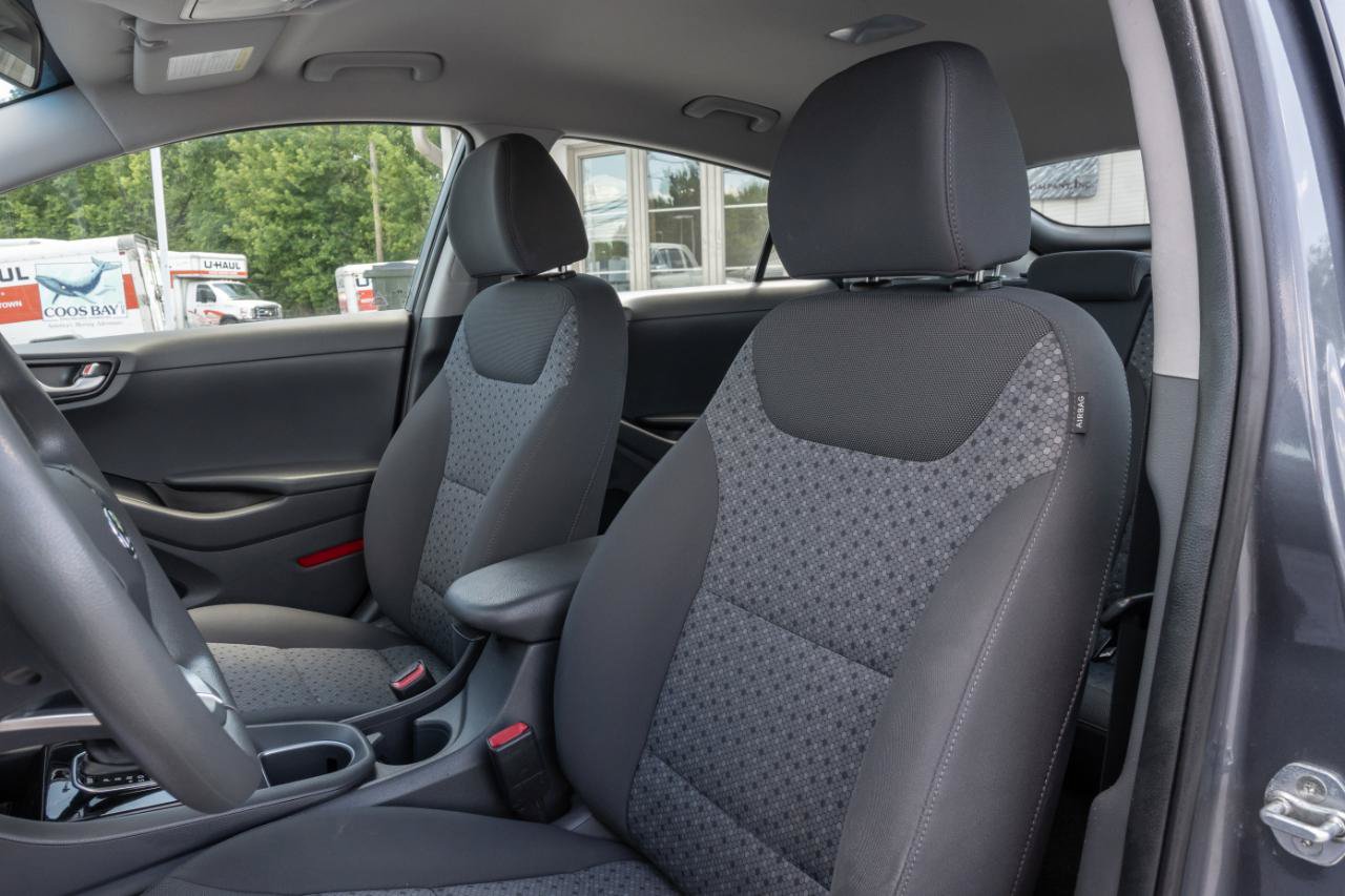 Used 2018 Hyundai Ioniq Blue FWD image 15