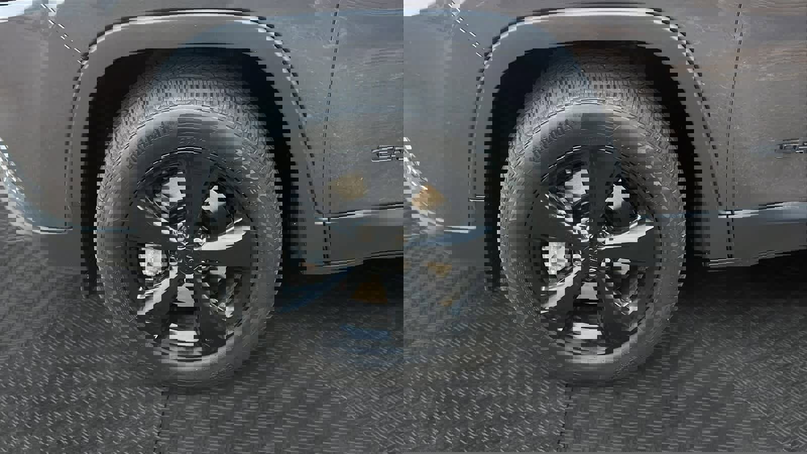 Used 2019 Jeep Cherokee Latitude Plus image 8