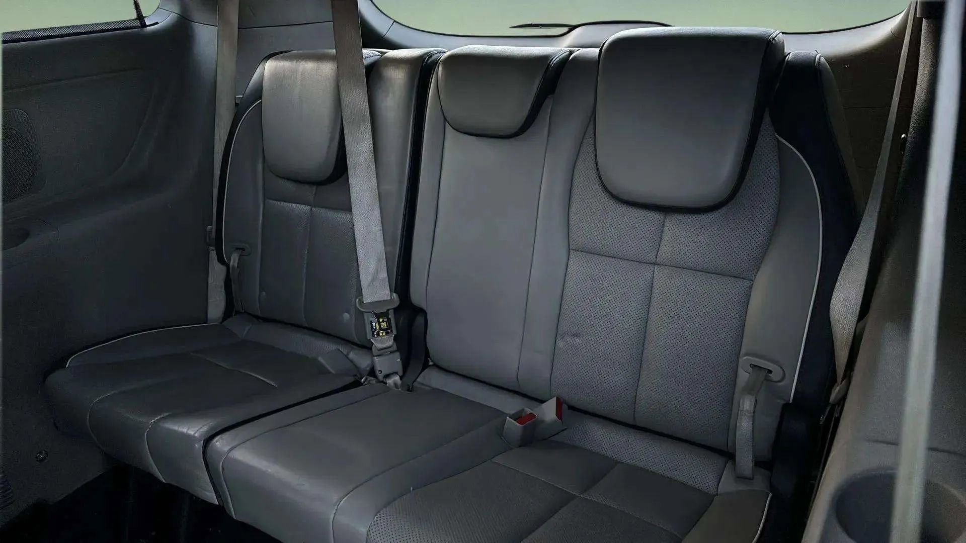 Used 2015 Kia Sedona SX image 18