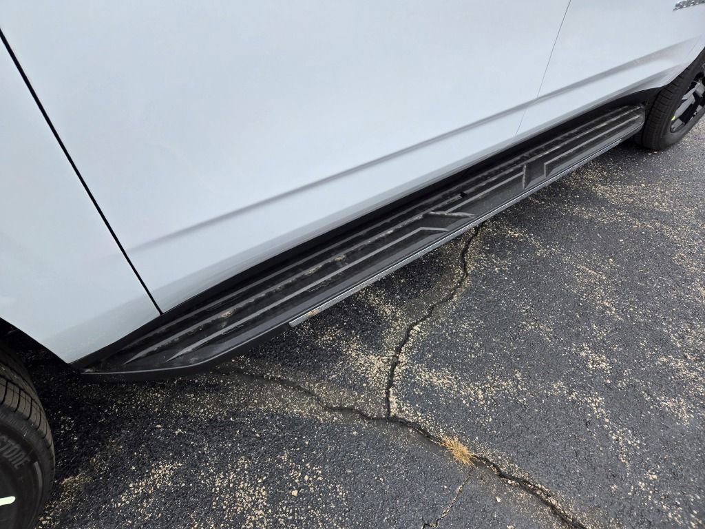 New 2026 Chevrolet Suburban High Country w/ Sun And Tow Package image 12