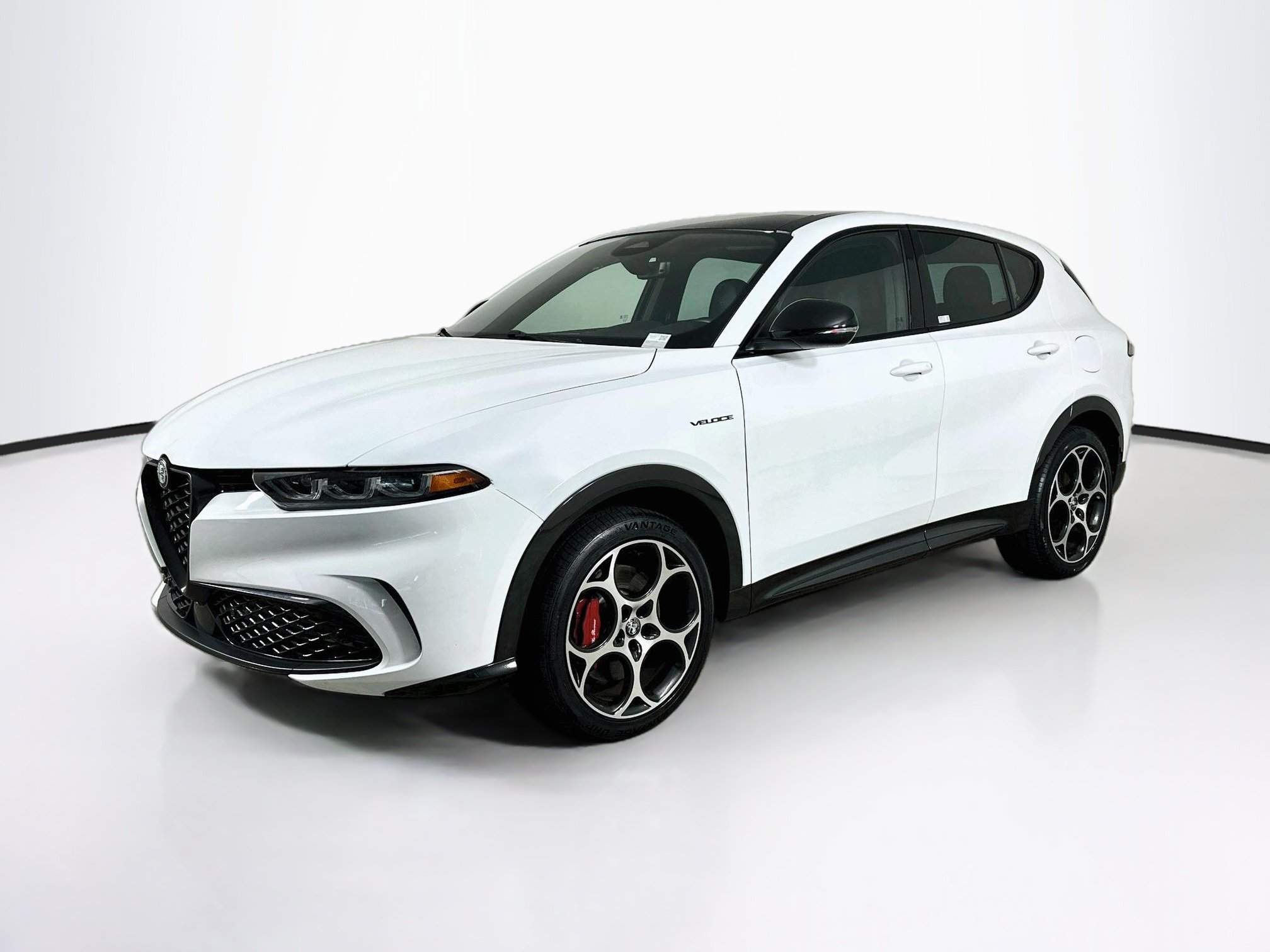 Used 2024 Alfa Romeo Tonale Veloce AWD/4WD image 3
