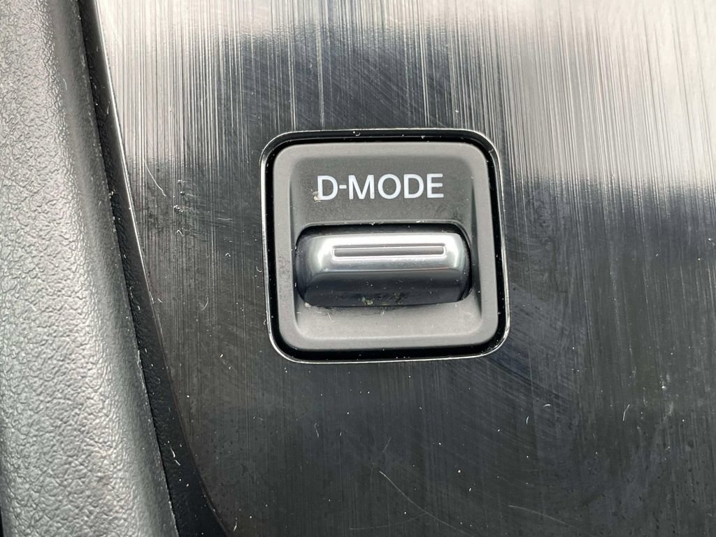Used 2026 Nissan Rogue SV FWD image 30