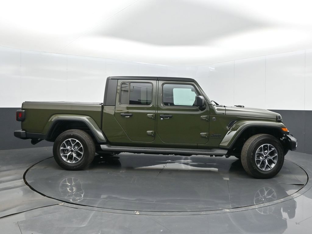 Certified 2024 Jeep Gladiator Sport image 8