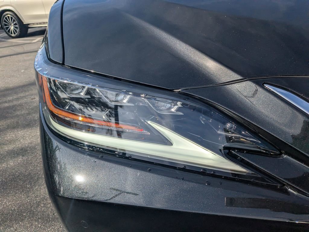Used 2021 Lexus ES 300h Ultra Luxury image 23