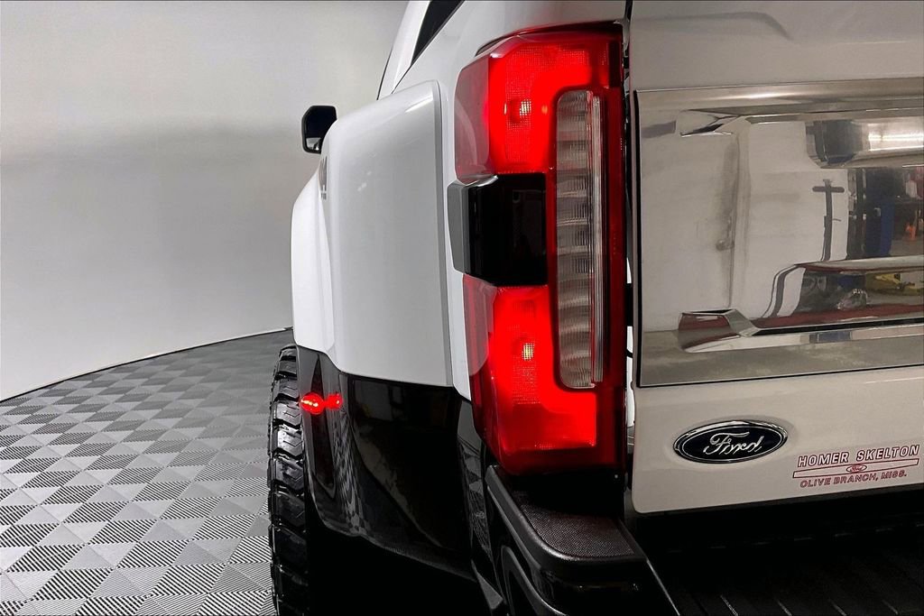 Used 2025 Ford F450 King Ranch w/ FX4 Off-Road Package AWD/4WD image 29