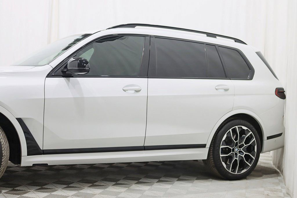 Used 2024 BMW X7 M60i w/ Executive Package image 3