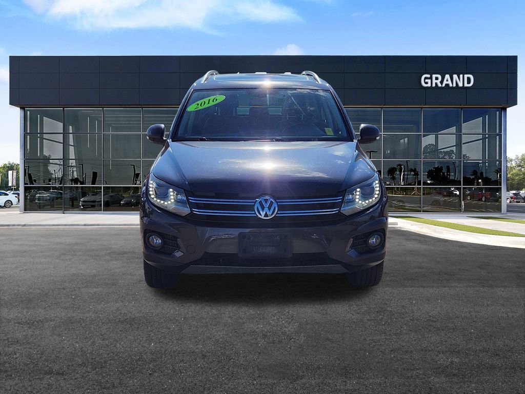 Used 2016 Volkswagen Tiguan S image 4