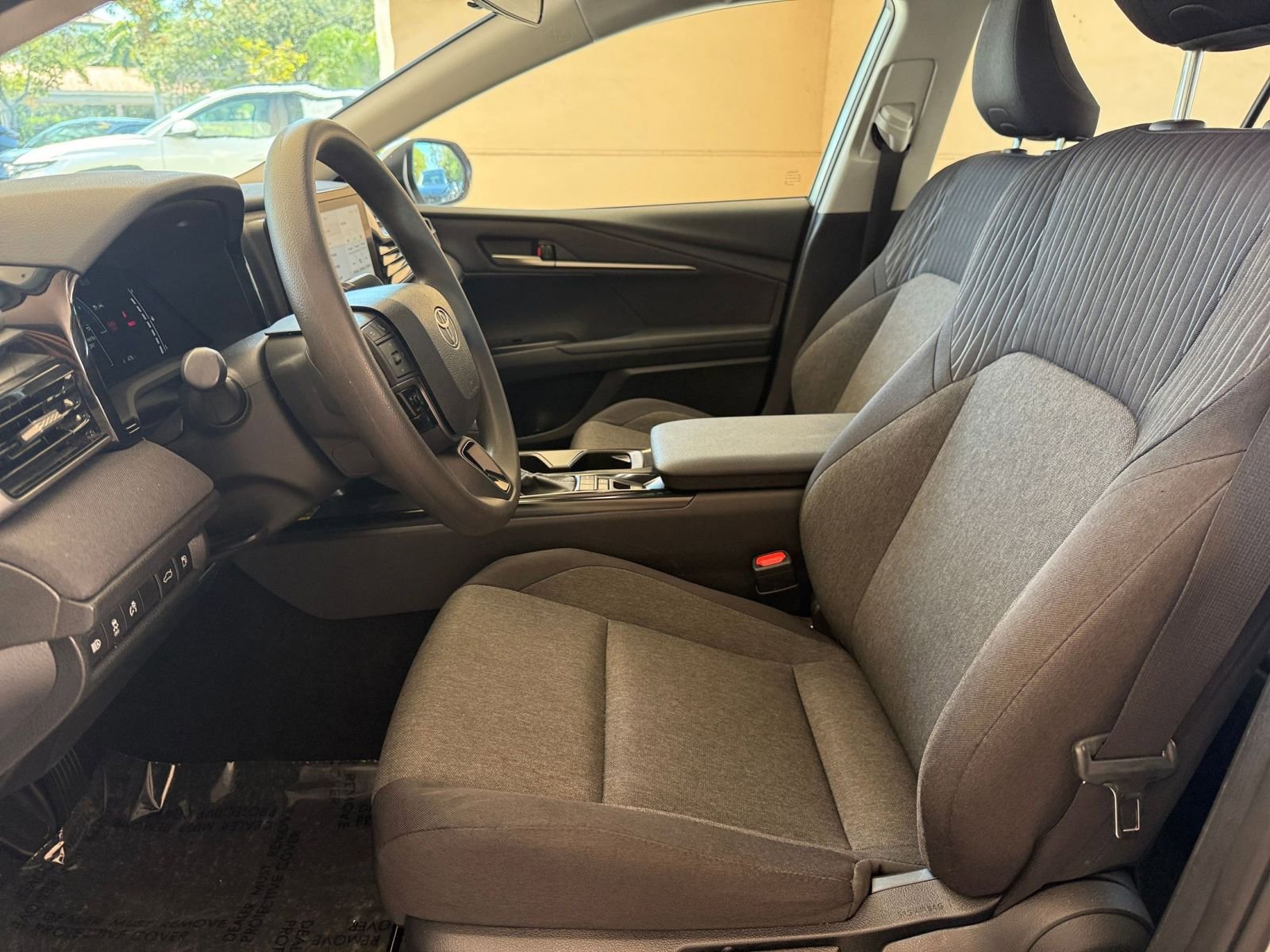 Used 2025 Toyota Camry LE image 21