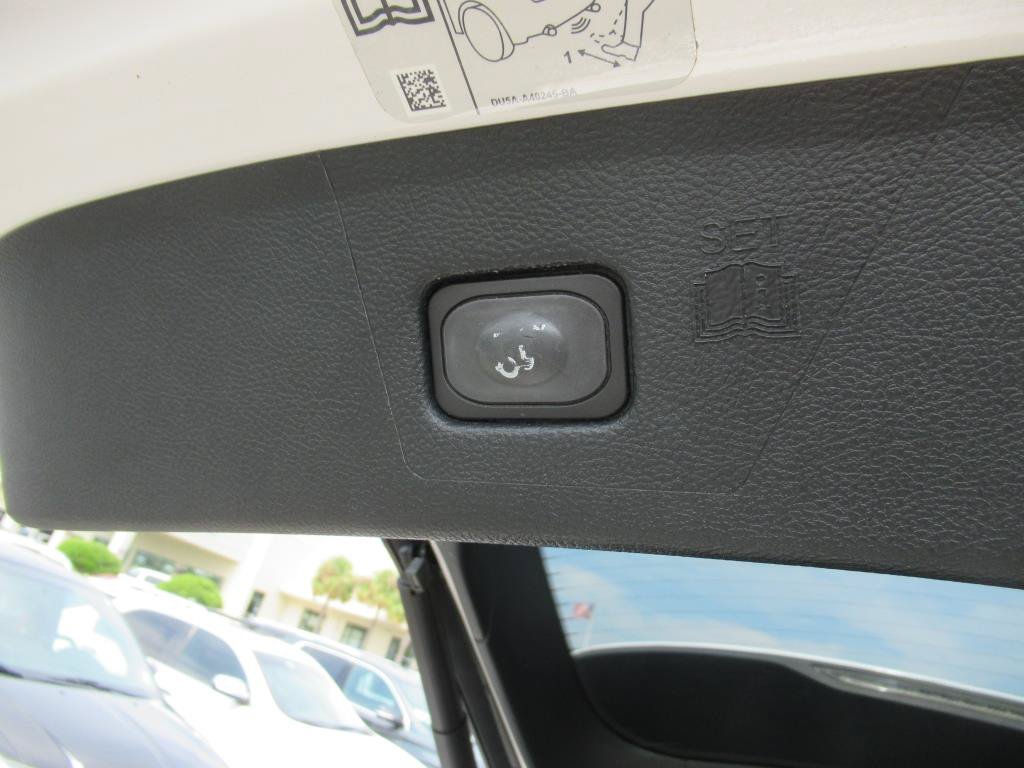Used 2018 Ford Edge SEL w/ Equipment Group 201A FWD image 15