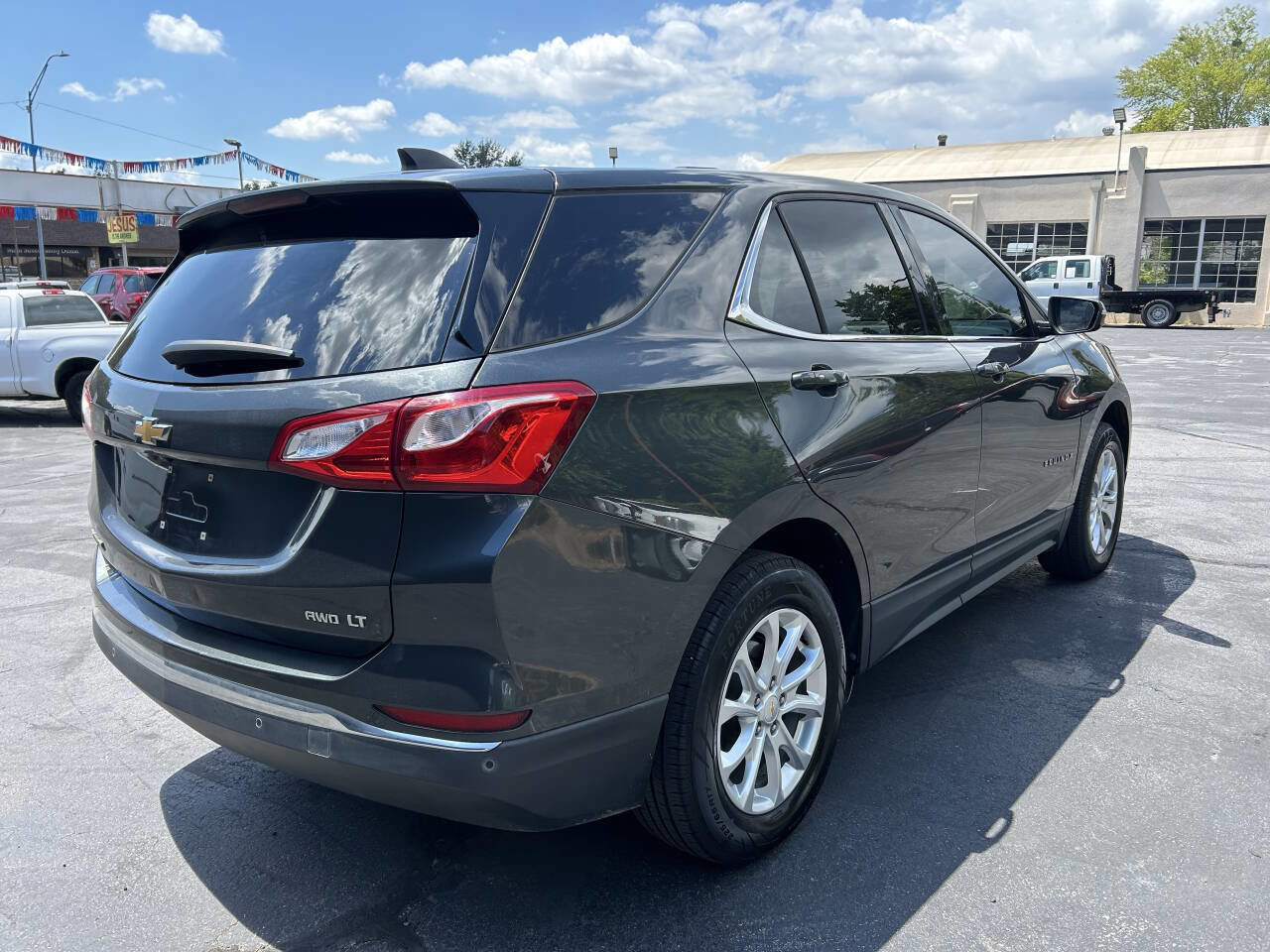 Used 2018 Chevrolet Equinox LT image 5