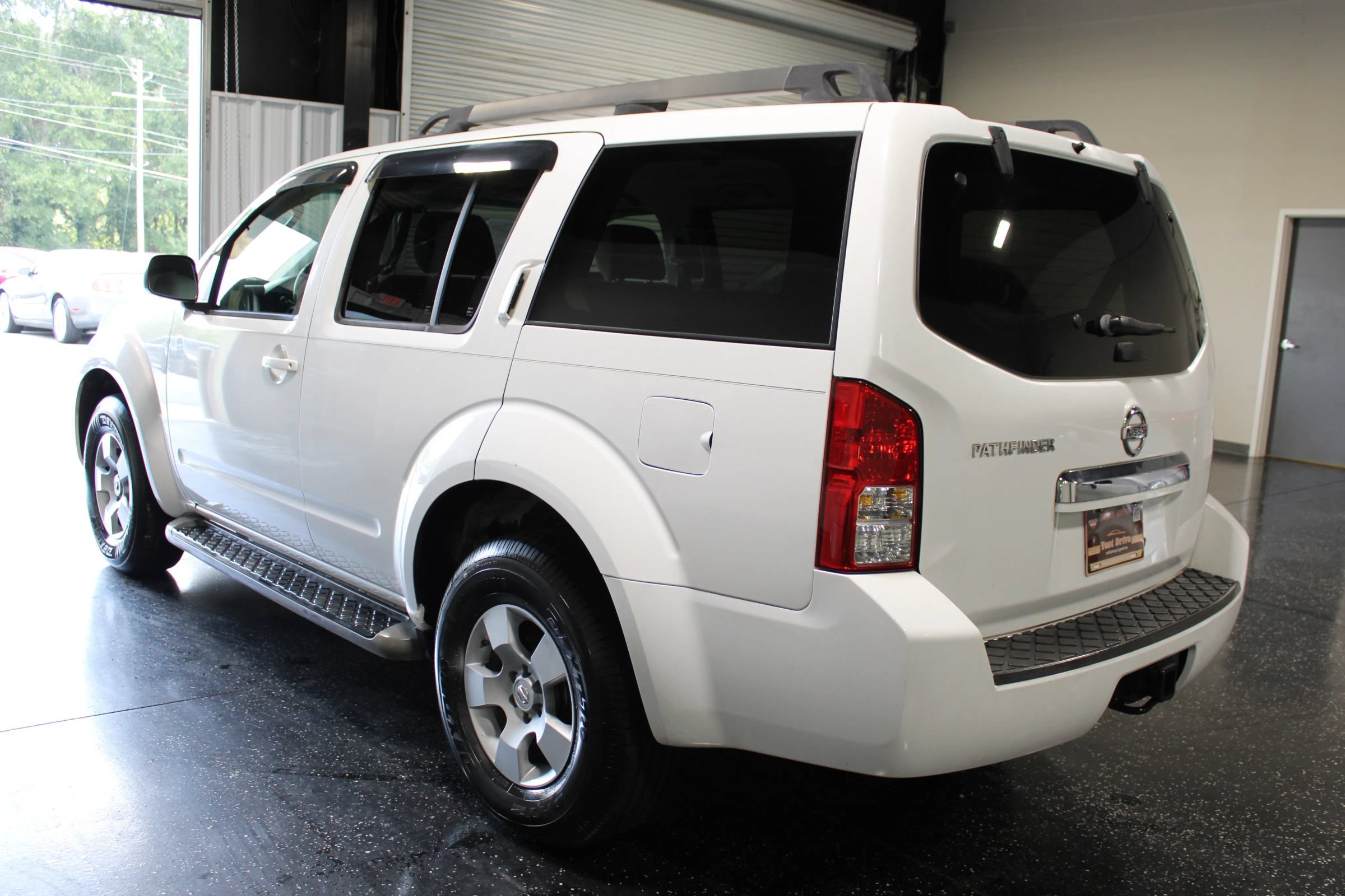Used 2008 Nissan Pathfinder S RWD image 5