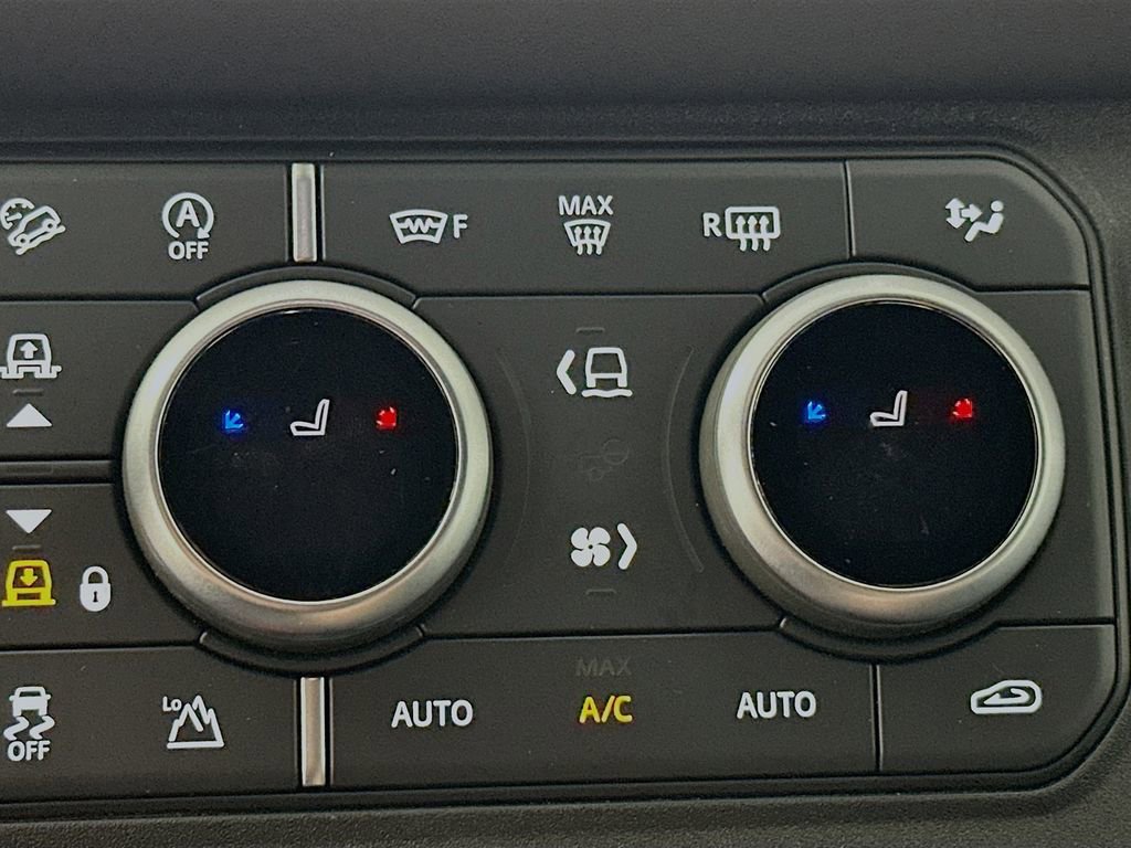 Used 2023 Land Rover Defender 110 V8 image 23