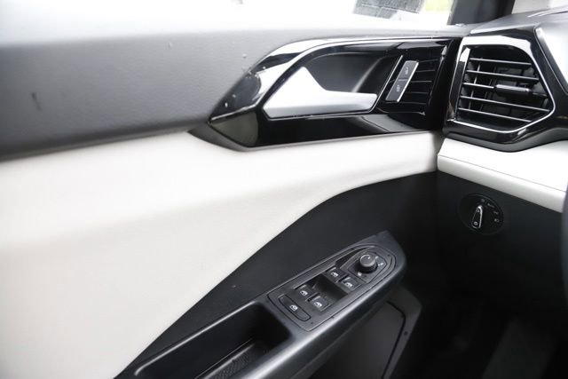 Used 2025 Volkswagen Taos S AWD/4WD image 21