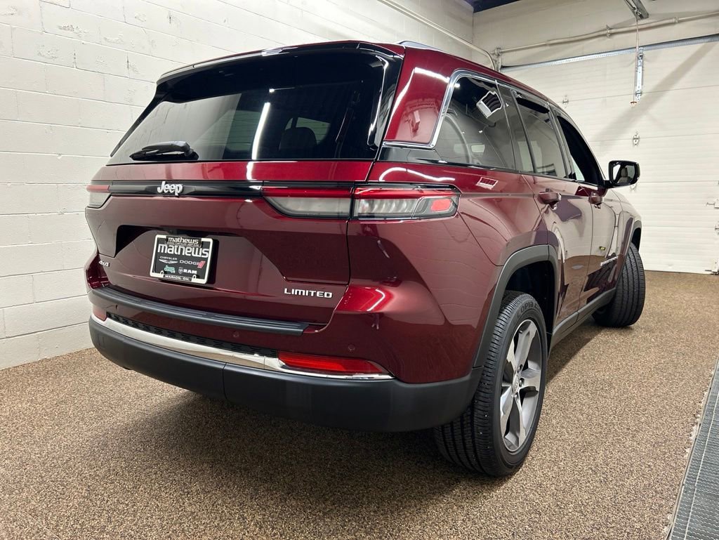 Used 2025 Jeep Grand Cherokee Limited w/ Trailer Tow Package AWD/4WD image 2