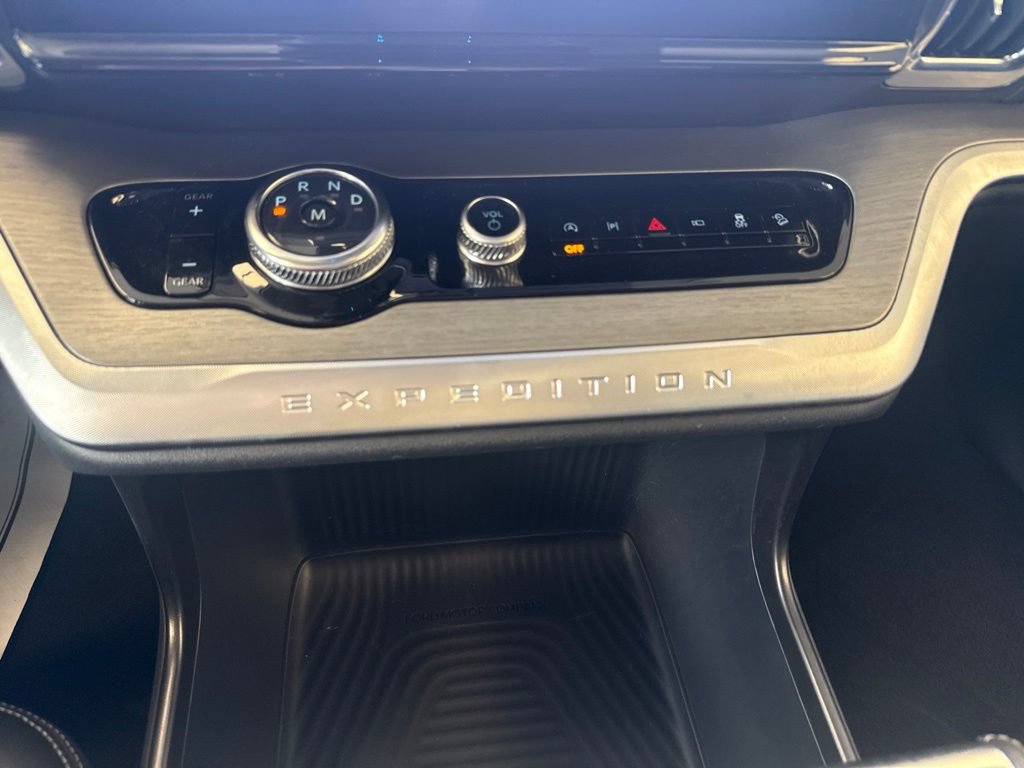 Used 2026 Ford Expedition Max Platinum w/ Driver's Package AWD/4WD image 25