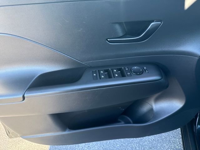 Certified 2024 Hyundai Kona SEL w/ Convenience Package image 9