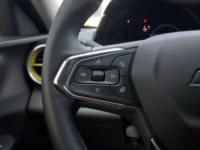 Used 2025 Chevrolet Trax ACTIV w/ Driver Confidence Package FWD image 24