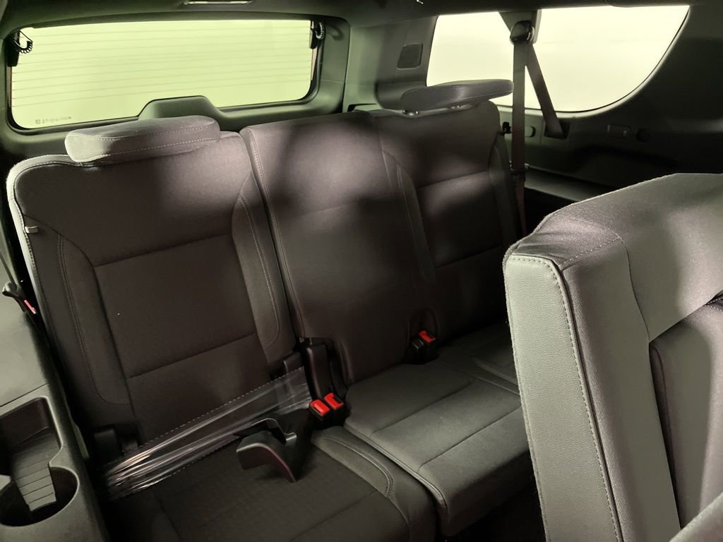 New 2026 Chevrolet Suburban LS image 13