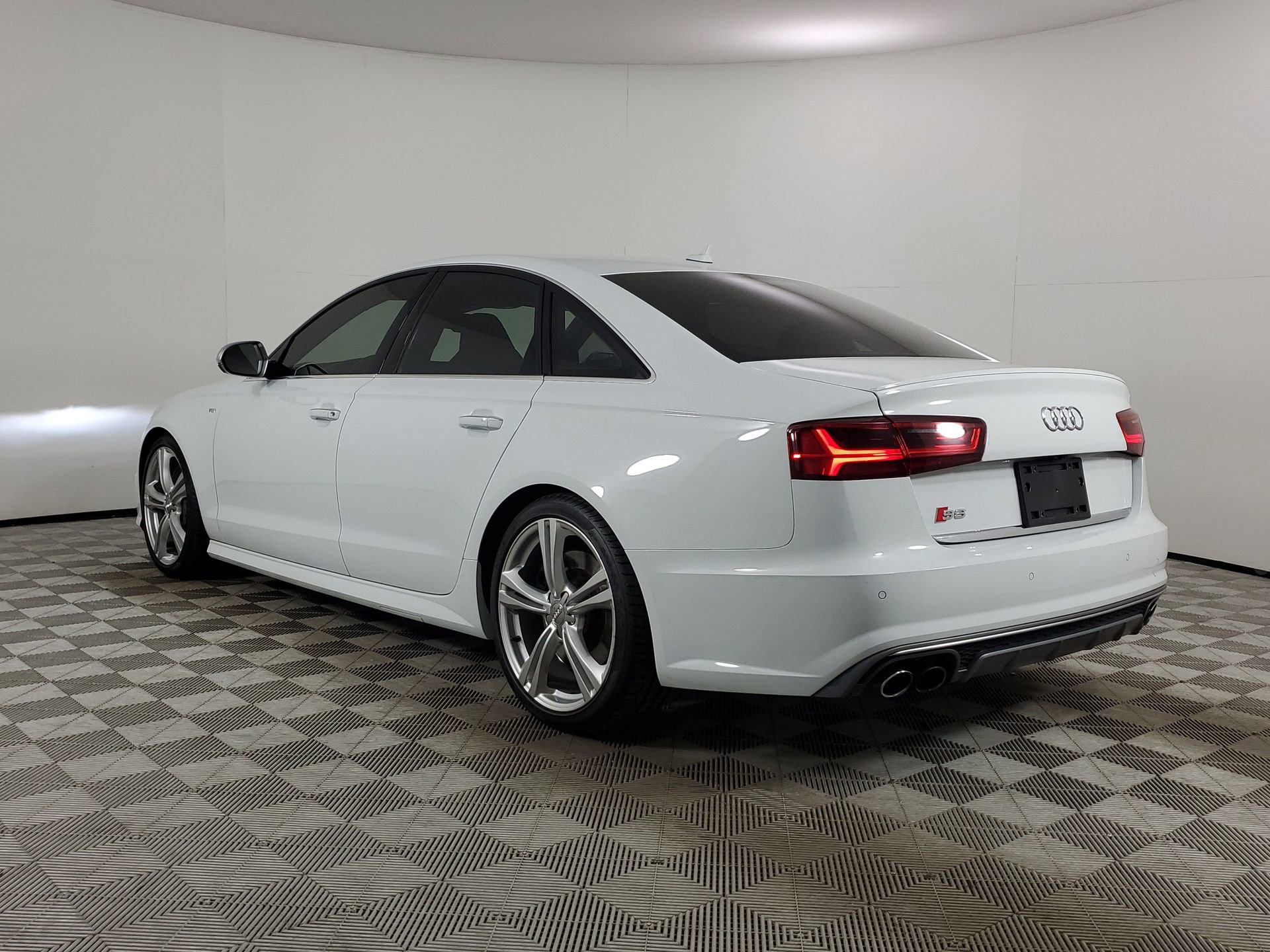 Used 2016 Audi S6 Prestige w/ Prestige Package image 7