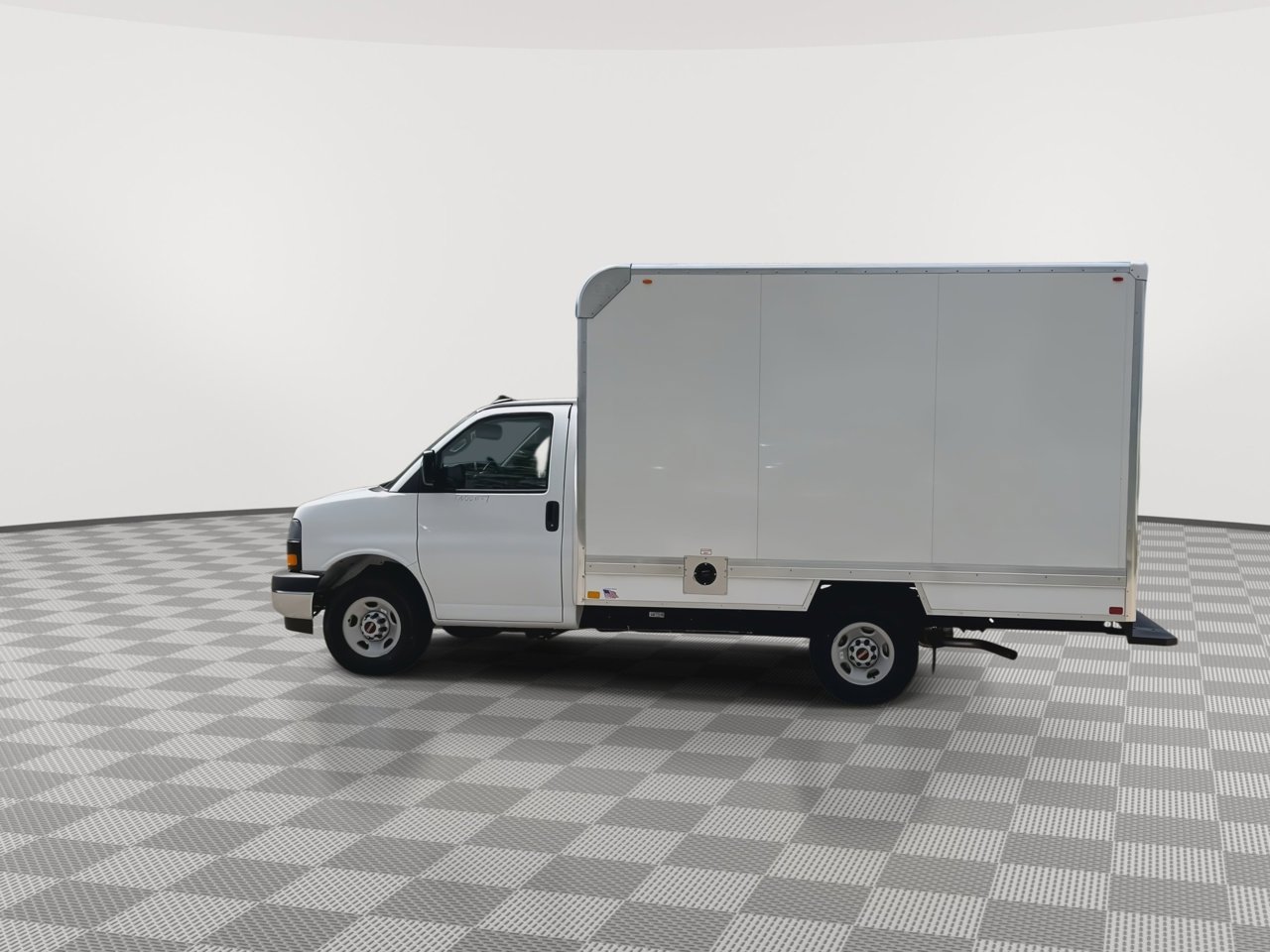 New 2026 GMC Savana 3500 w/ Power Convenience Package RWD image 26