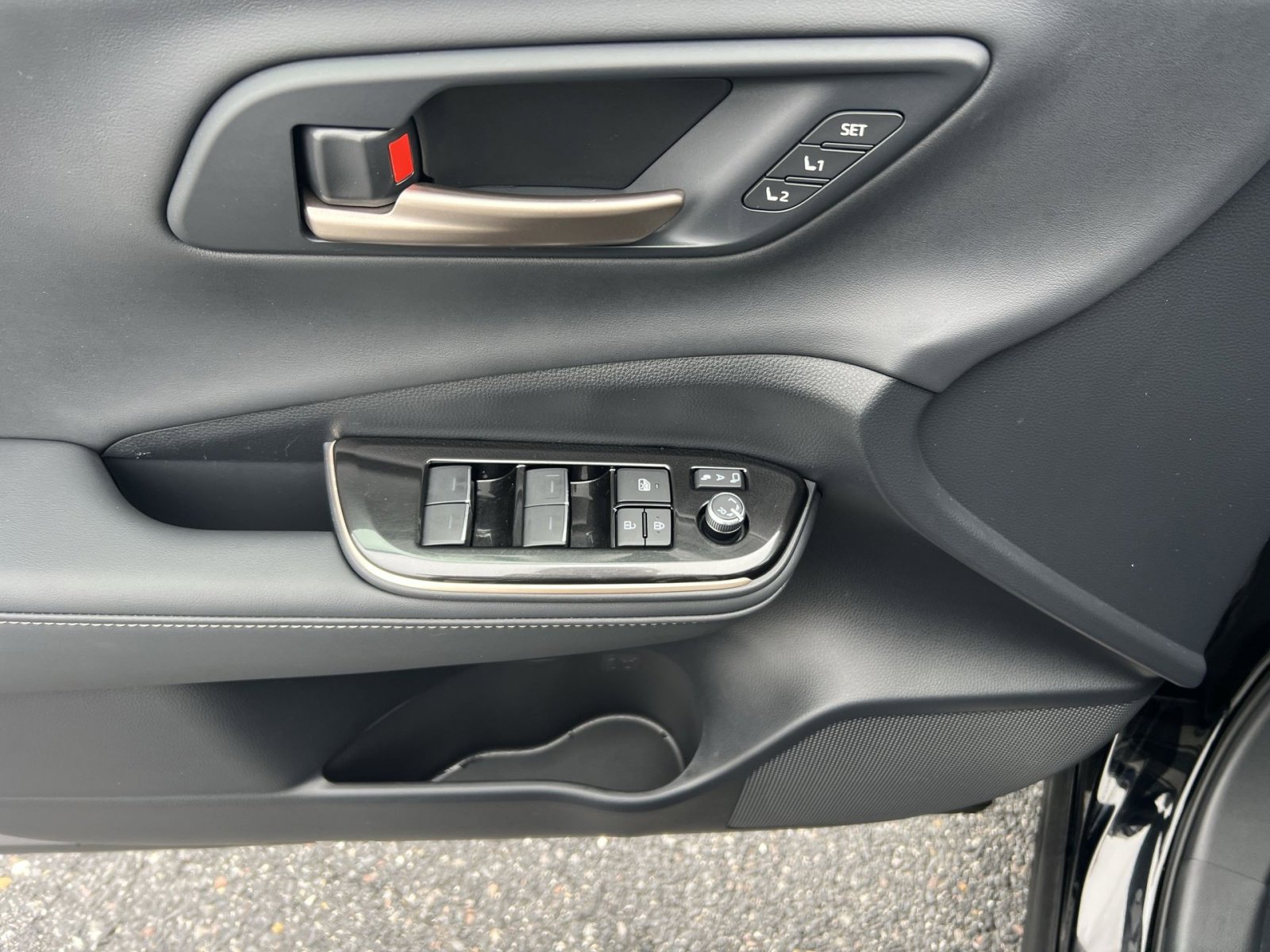 Used 2025 Toyota Crown Platinum image 15