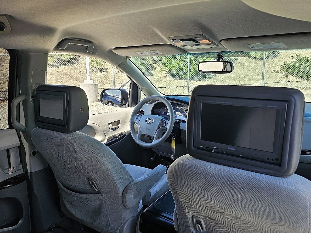 Used 2012 Toyota Sienna LE w/ Preferred Pkg image 23