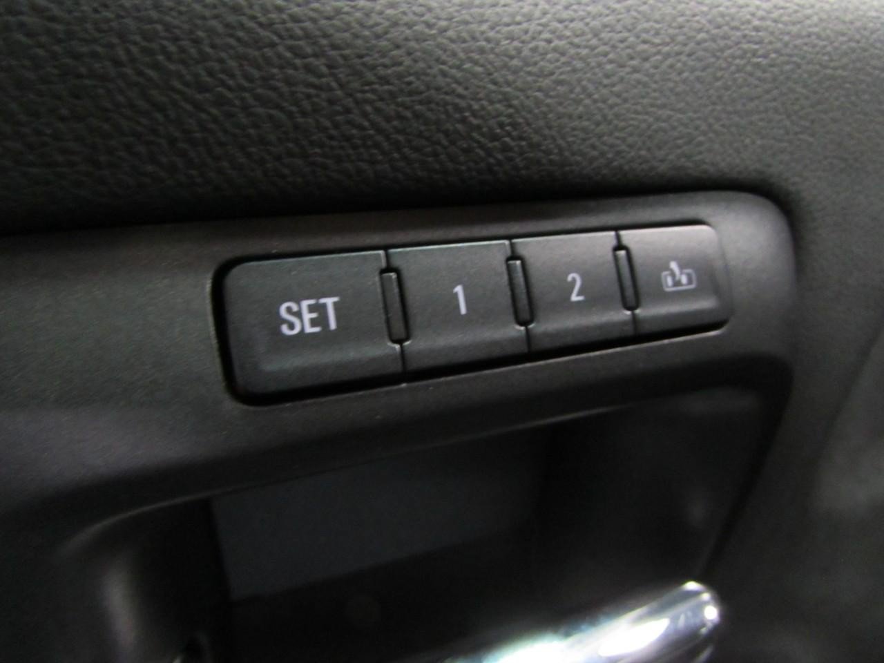 Used 2016 GMC Sierra 1500 Denali w/ Denali Ultimate Package AWD/4WD image 21