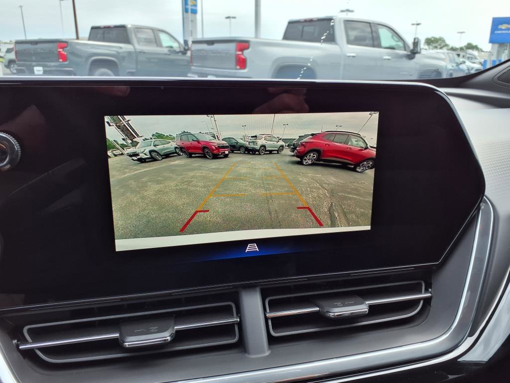 New 2025 Chevrolet Trax RS w/ Driver Confidence Package FWD image 16