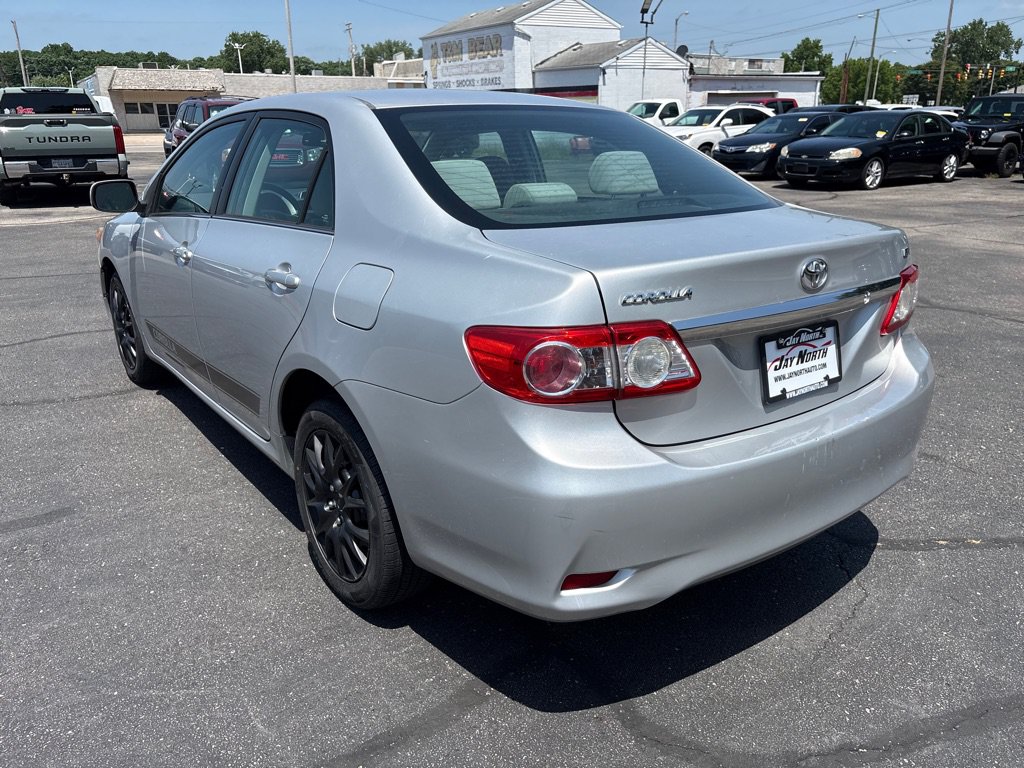 Used 2013 Toyota Corolla LE FWD image 5